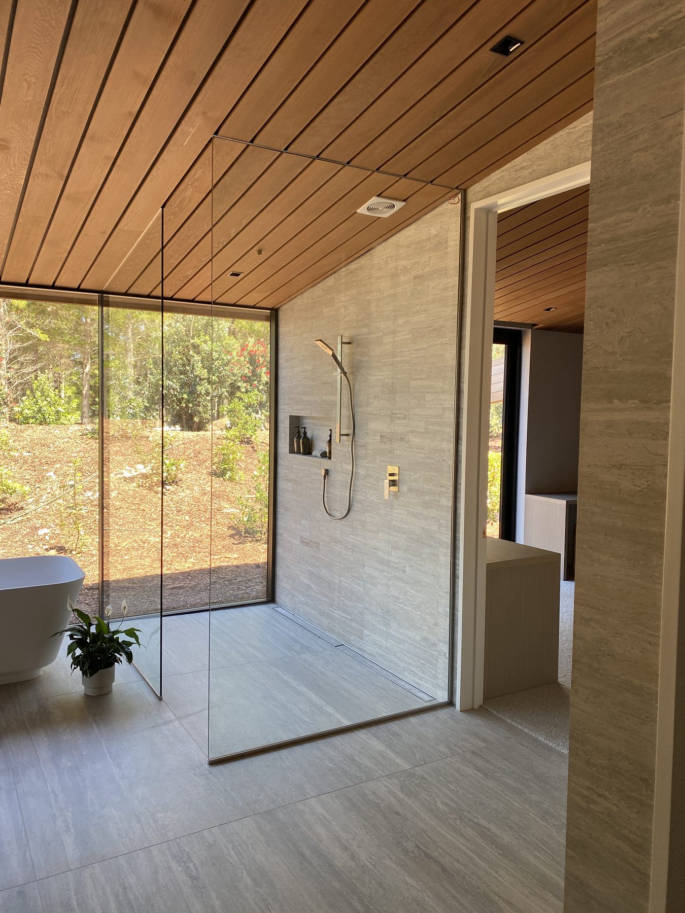 Coastal ensuite, ocean outlook